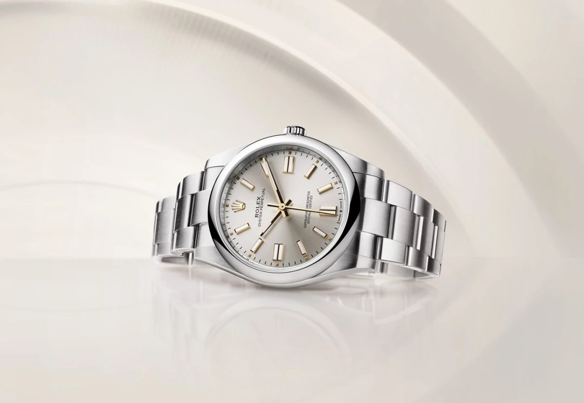 side view of  the Rolex Oyster perpetual