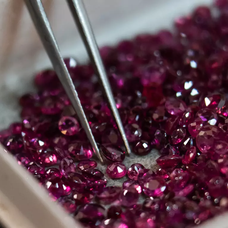 Choosing loose rubies