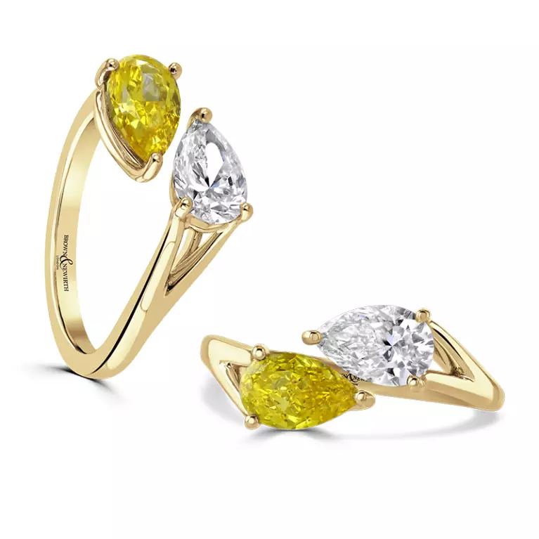 Toi et Moi Ring set 2 with colourless and yellow laboratory grown diamonds