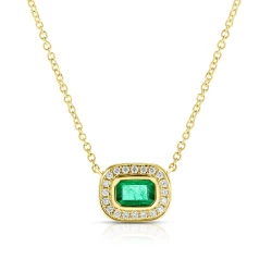 18ct Yellow Gold 0.56ct Emerald & Diamond Necklace Close up