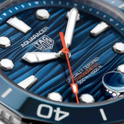 Tag Heuer Aquaracer Professional 300 Date 42mm Blue Dial Close