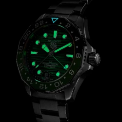 TAG Heuer Aquaracer Professional 300 GMT 42mm Green Luminosity 